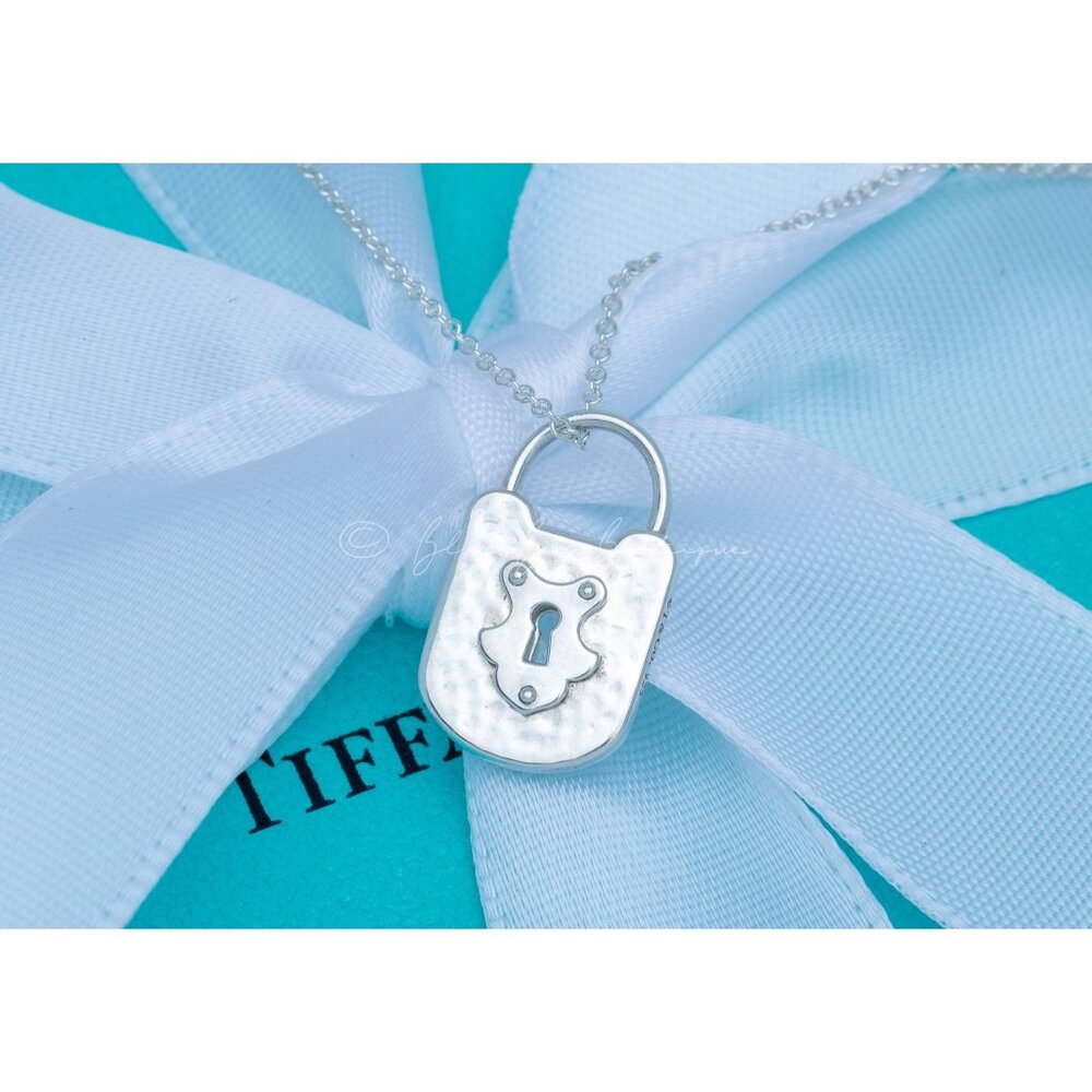 Tiffany & Co. Vintage Lock Necklace Hammered Crest Keyhole Pendant in Silver 16"